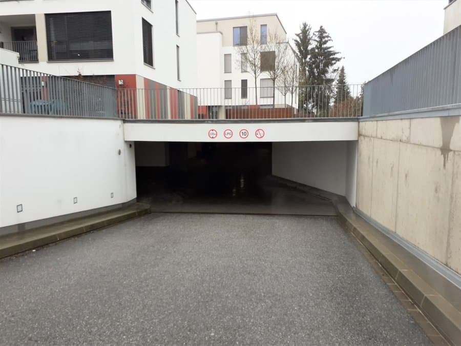 Outdoor garage